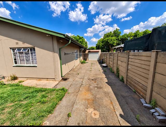 3 BEDROOM HOUSE FOR SALE IN VANDERBIJLPARK SE 1